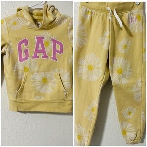 GAP Kids Girls Size Small (6-7) Soft Yellow & Pink Embroidered Logo Hoodie Set